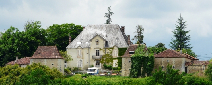 Photo Le ch&acirc;teau des Brunies - voyage La Chapelle-Gonaguet
