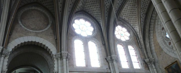 Photo L'&eacute;glise Saint Jean Baptiste - voyage Langeais
