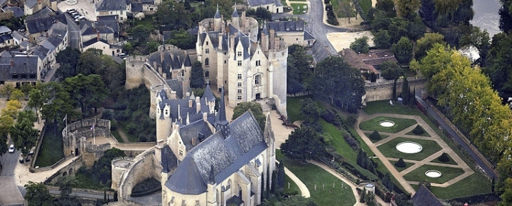 Photo L'&eacute;glise Saint Pierre - voyage Montreuil-Bellay
