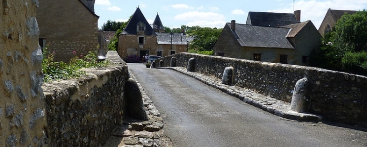 Photo Le Vieux Pont sur la V&egrave;gre - voyage Asnières-sur-Vègre
