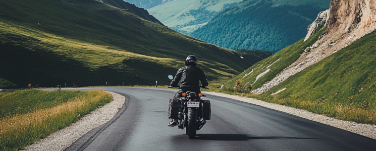 Photo Road trip : les plus belles routes panoramiques &agrave; parcourir en voiture ou &agrave; moto - voyage Yvoire
