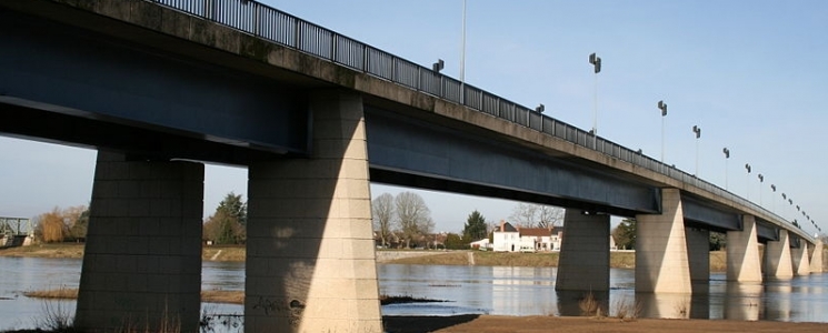 Photo Le Pont en poutres de Sully sur Loire - voyage Sully-sur-Loire
