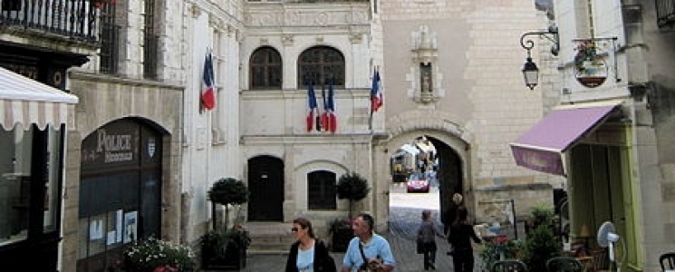 Photo L'h&ocirc;tel de Ville et la Porte du Picois - voyage Loches
